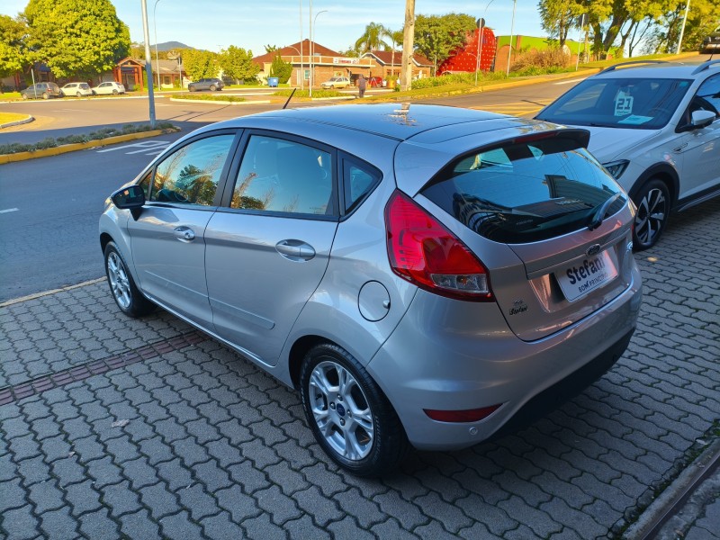 FIESTA 1.6 SE HATCH PLUS 16V FLEX 4P MANUAL - 2016 - BOM PRINCíPIO