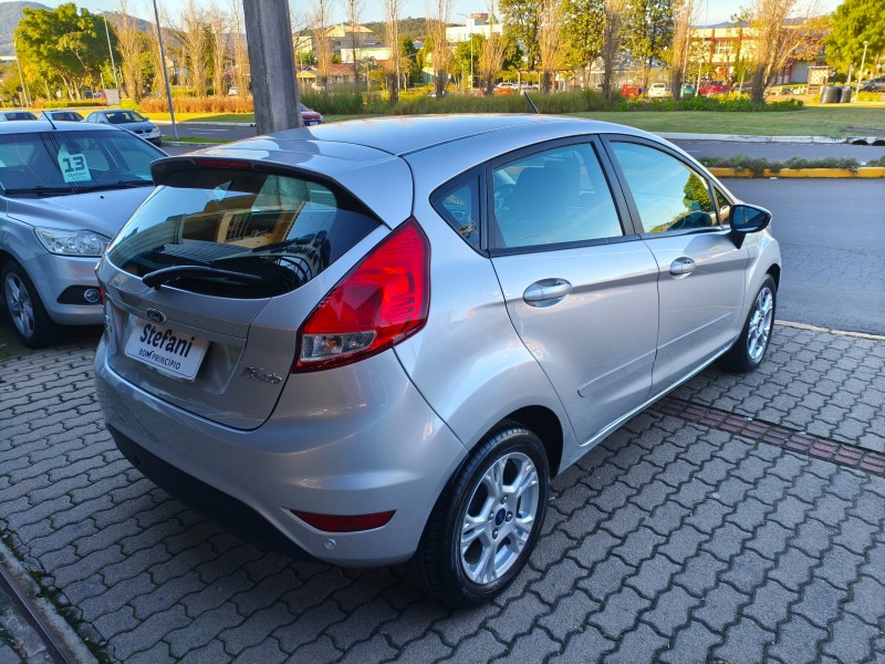 FIESTA 1.6 SE HATCH PLUS 16V FLEX 4P MANUAL - 2016 - BOM PRINCíPIO
