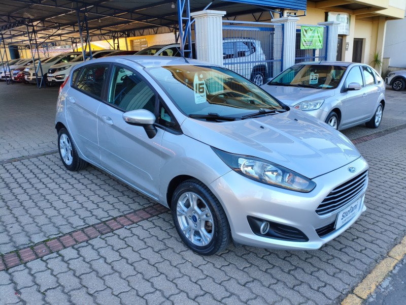 FIESTA 1.6 SE HATCH PLUS 16V FLEX 4P MANUAL - 2016 - BOM PRINCíPIO