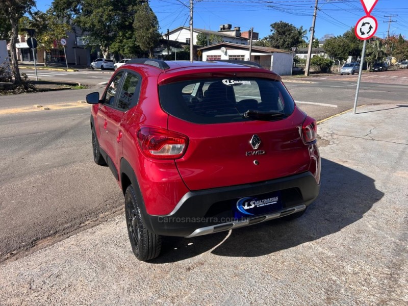KWID 1.0 12V OUTSIDER FLEX 4P MANUAL - 2022 - VENâNCIO AIRES