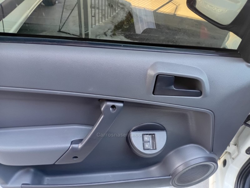 GOL 1.0 MI 8V FLEX 4P MANUAL - 2013 - CAXIAS DO SUL