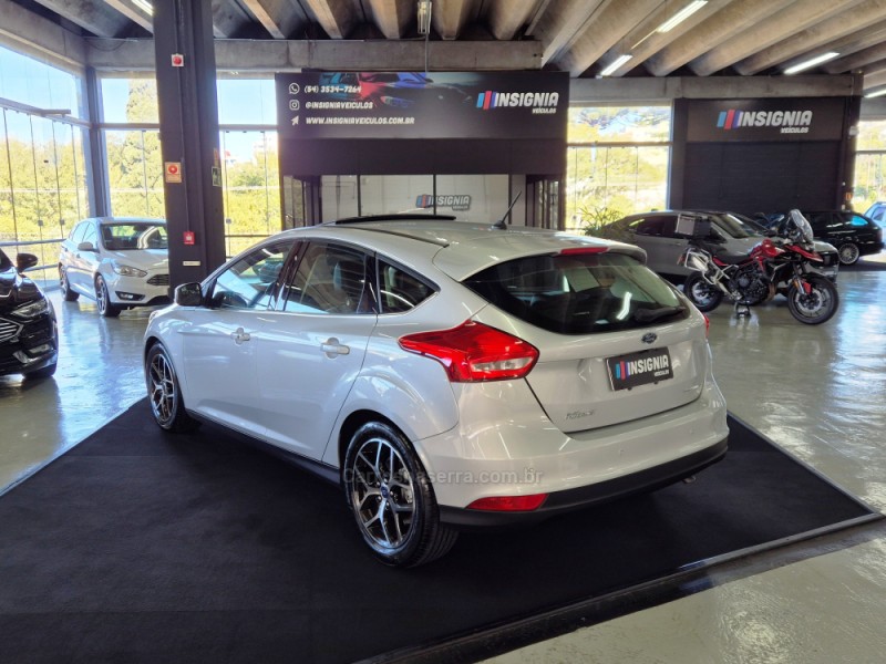 FOCUS 2.0 TITANIUM HATCH 16V FLEX 4P AUTOMÁTICO - 2018 - CAXIAS DO SUL