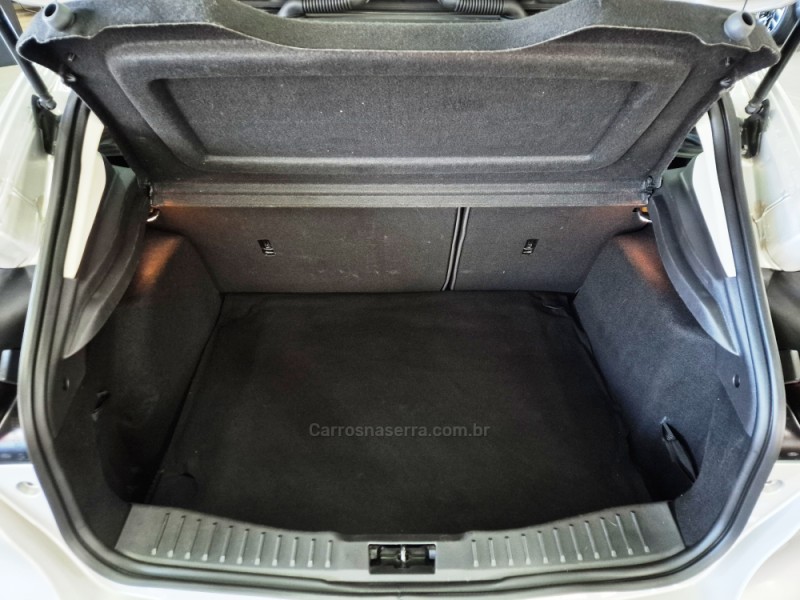 FOCUS 2.0 TITANIUM HATCH 16V FLEX 4P AUTOMÁTICO - 2018 - CAXIAS DO SUL