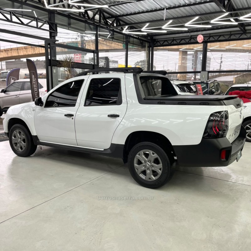 OROCH 1.6 16V SCE INTENSE FLEX 4P MANUAL - 2023 - CANOAS
