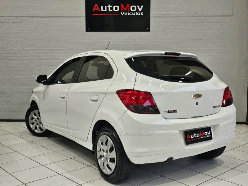 ONIX 1.4 MPFI LT 8V FLEX 4P MANUAL - 2016 - CAXIAS DO SUL