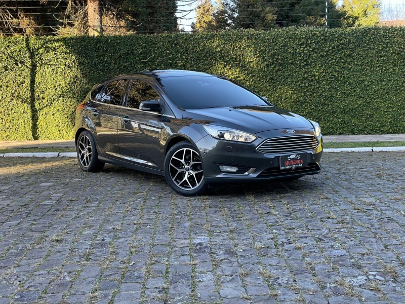 focus 2.0 titanium plus hatch 16v flex 4p auto 2017 farroupilha