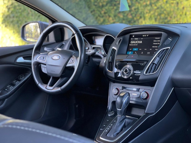 FOCUS 2.0 TITANIUM PLUS HATCH 16V FLEX 4P AUTO - 2017 - FARROUPILHA