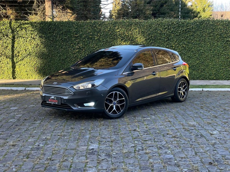 FOCUS 2.0 TITANIUM PLUS HATCH 16V FLEX 4P AUTO - 2017 - FARROUPILHA