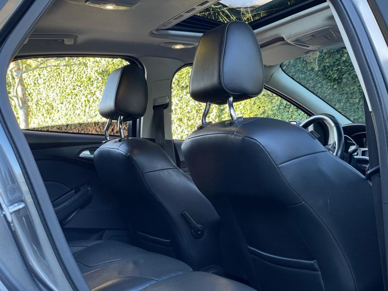 FOCUS 2.0 TITANIUM PLUS HATCH 16V FLEX 4P AUTO - 2017 - FARROUPILHA