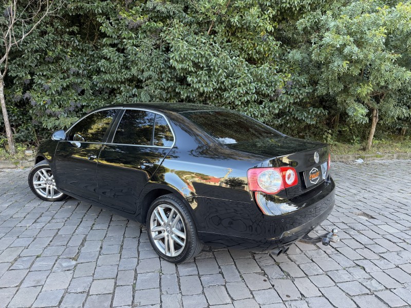 JETTA 2.5 I 20V 170CV GASOLINA 4P TIPTRONIC - 2010 - CAXIAS DO SUL