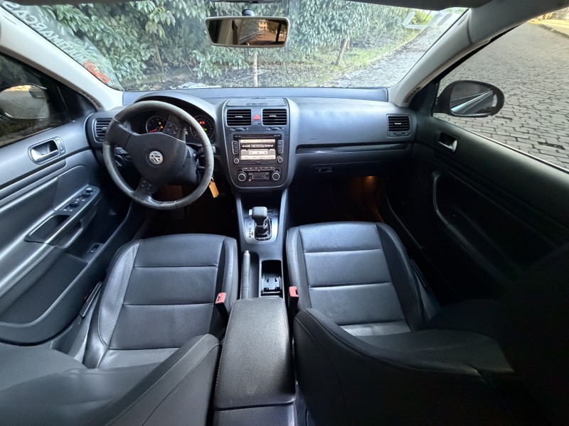 JETTA 2.5 I 20V 170CV GASOLINA 4P TIPTRONIC - 2010 - CAXIAS DO SUL