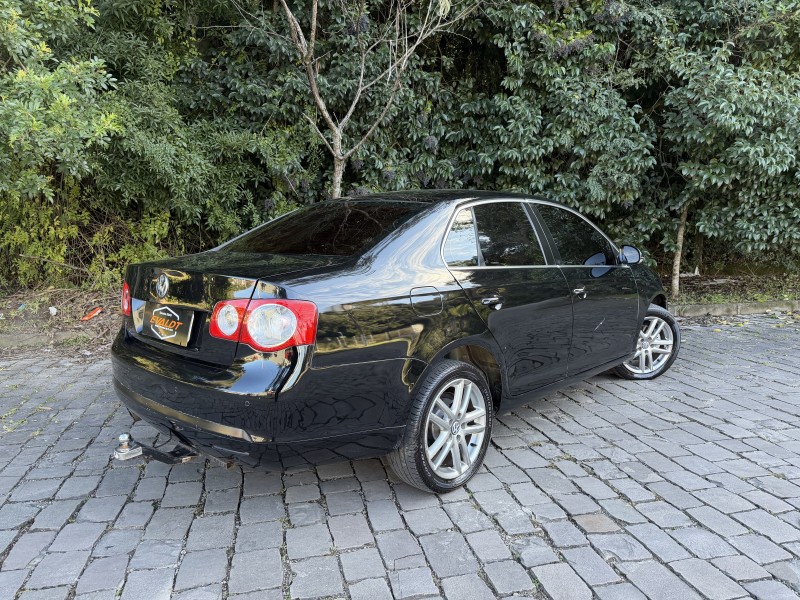JETTA 2.5 I 20V 170CV GASOLINA 4P TIPTRONIC - 2010 - CAXIAS DO SUL