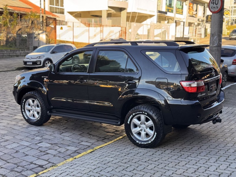 HILUX SW4 3.0 SRV 4X4 7 LUGARES 16V TURBO INTERCOOLER DIESEL 4P AUTOMÁTICO - 2010 - CAXIAS DO SUL