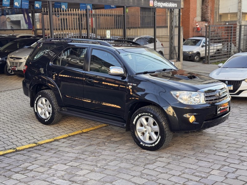HILUX SW4 3.0 SRV 4X4 7 LUGARES 16V TURBO INTERCOOLER DIESEL 4P AUTOMÁTICO - 2010 - CAXIAS DO SUL