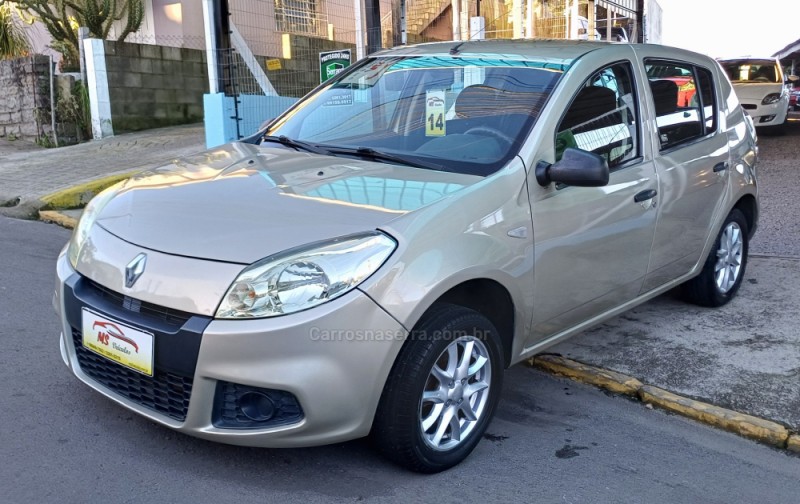 SANDERO 1.0 AUTHENTIQUE 16V FLEX 4P MANUAL - 2014 - FARROUPILHA