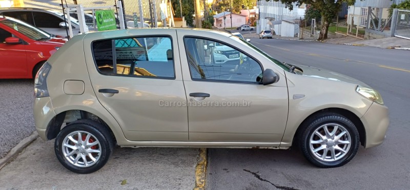 SANDERO 1.0 AUTHENTIQUE 16V FLEX 4P MANUAL - 2014 - FARROUPILHA