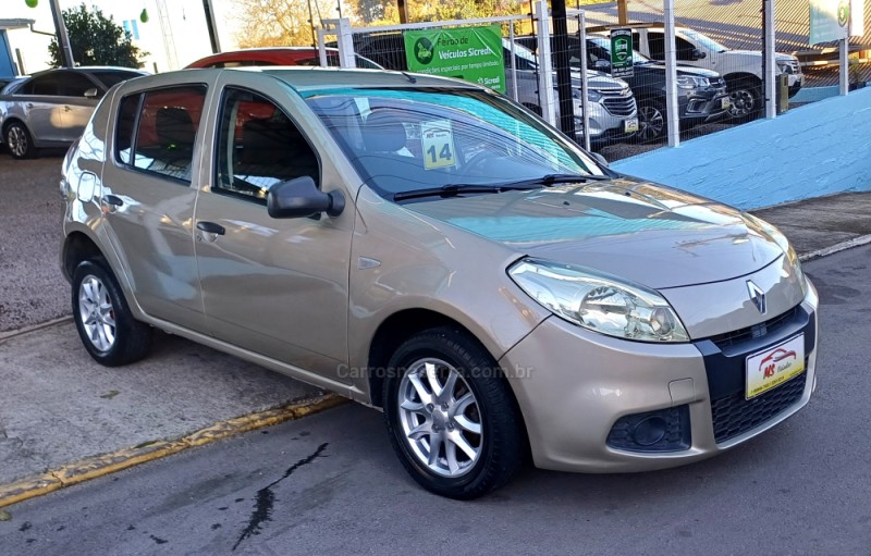 sandero 1.0 authentique 16v flex 4p manual 2014 farroupilha