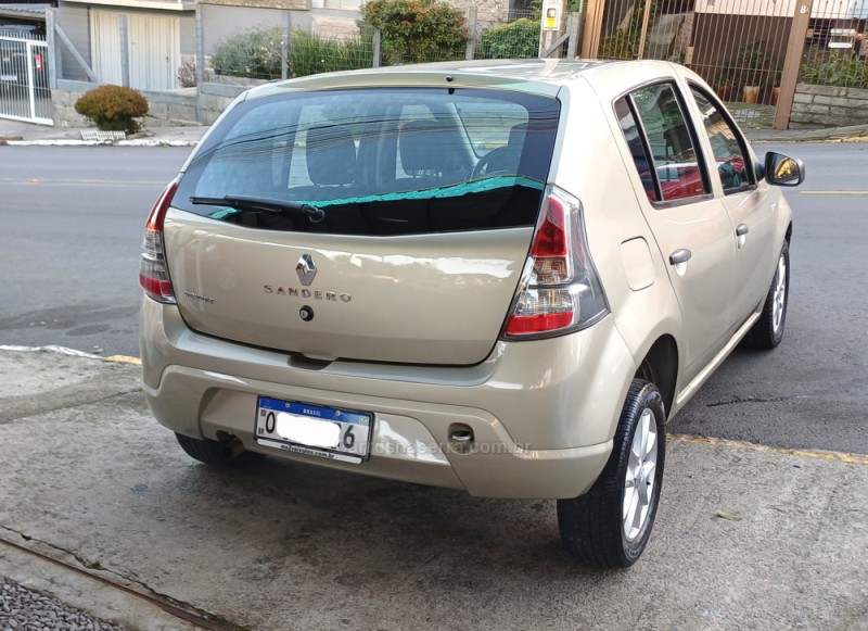 SANDERO 1.0 AUTHENTIQUE 16V FLEX 4P MANUAL - 2014 - FARROUPILHA