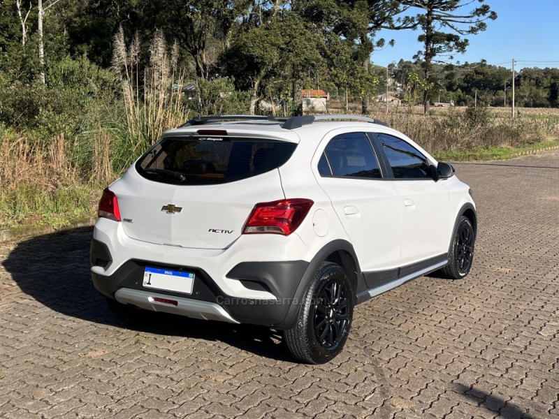 ONIX 1.4 MPFI ACTIV 8V FLEX 4P AUTOMÁTICO - 2018 - NOVA BASSANO