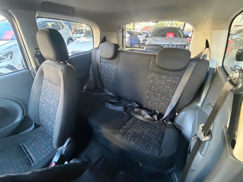 UNO 1.0 VIVACE 8V FLEX 2P MANUAL - 2015 - CAXIAS DO SUL