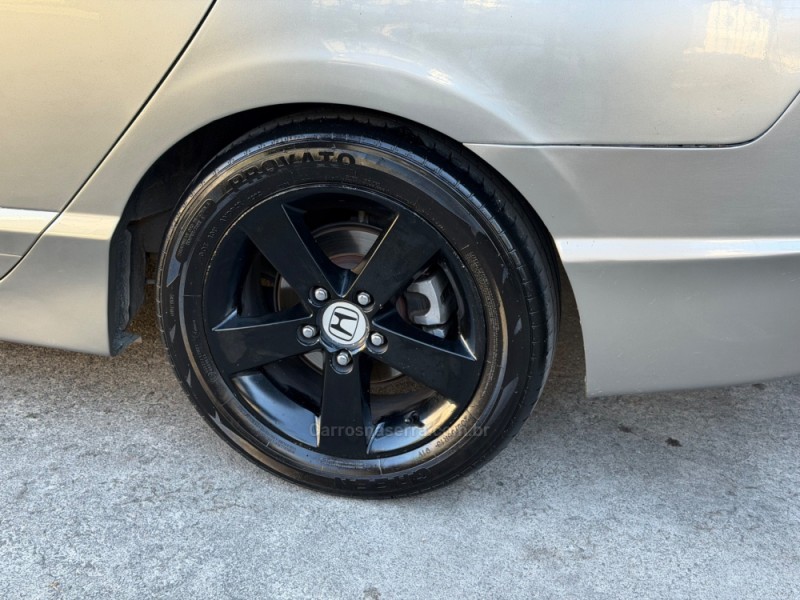CIVIC 1.8 LXS 16V GASOLINA 4P AUTOMÁTICO - 2007 - CAXIAS DO SUL