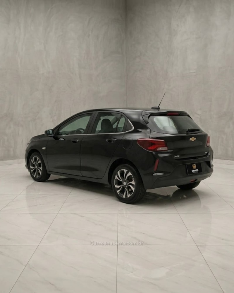 ONIX 1.0	PREMIER PLUS 12V TURBO FLEX 4P AUTOMÁTICO - 2025 - PASSO FUNDO