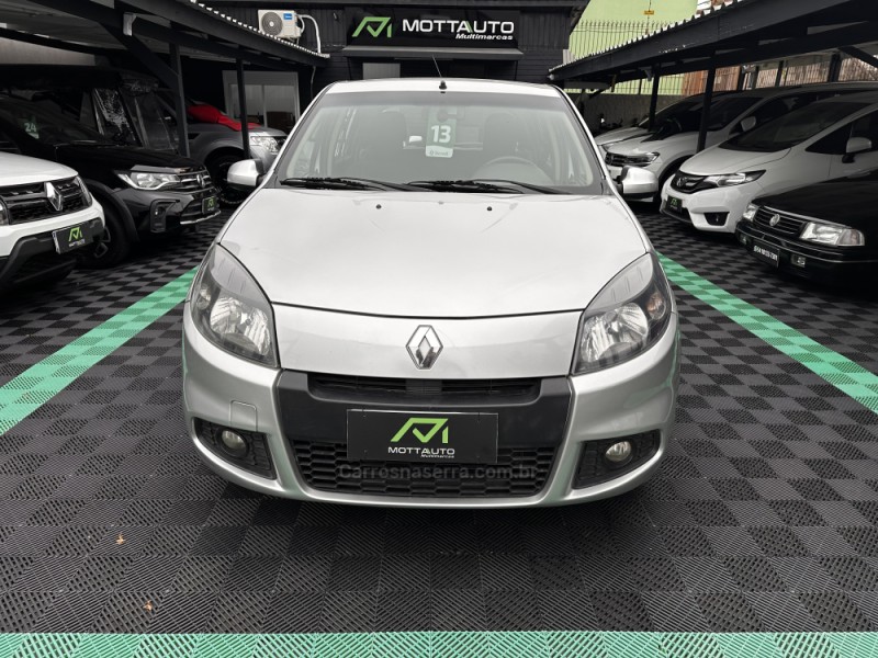 SANDERO 1.0 EXPRESSION 16V FLEX 4P MANUAL - 2014 - CAXIAS DO SUL