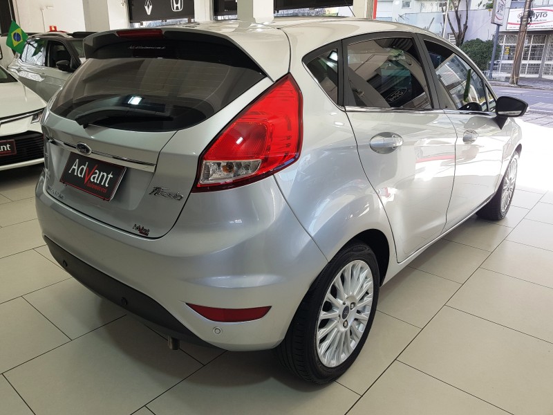 FIESTA 1.6 TITANIUM HATCH 16V FLEX 4P AUTOMÁTICO - 2015 - CAXIAS DO SUL