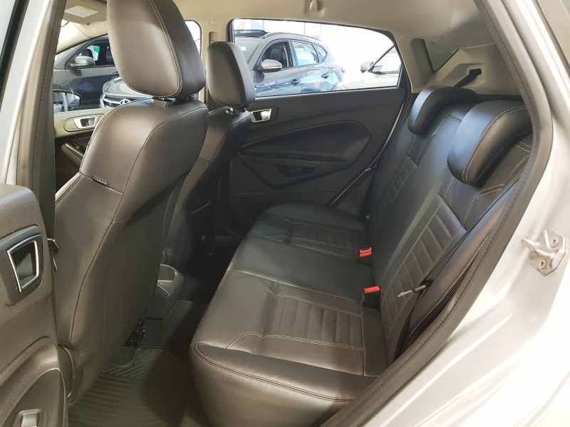 FIESTA 1.6 TITANIUM HATCH 16V FLEX 4P AUTOMÁTICO - 2015 - CAXIAS DO SUL