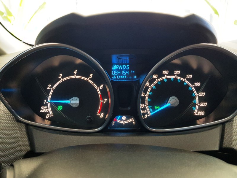 FIESTA 1.6 TITANIUM HATCH 16V FLEX 4P AUTOMÁTICO - 2015 - CAXIAS DO SUL