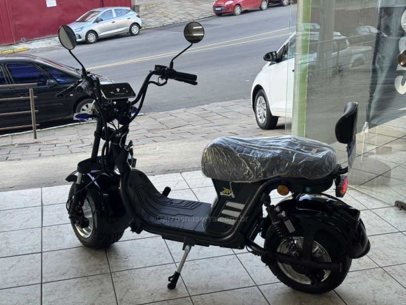 SCOOTER ELÉTRICA  - 2027 - GARIBALDI