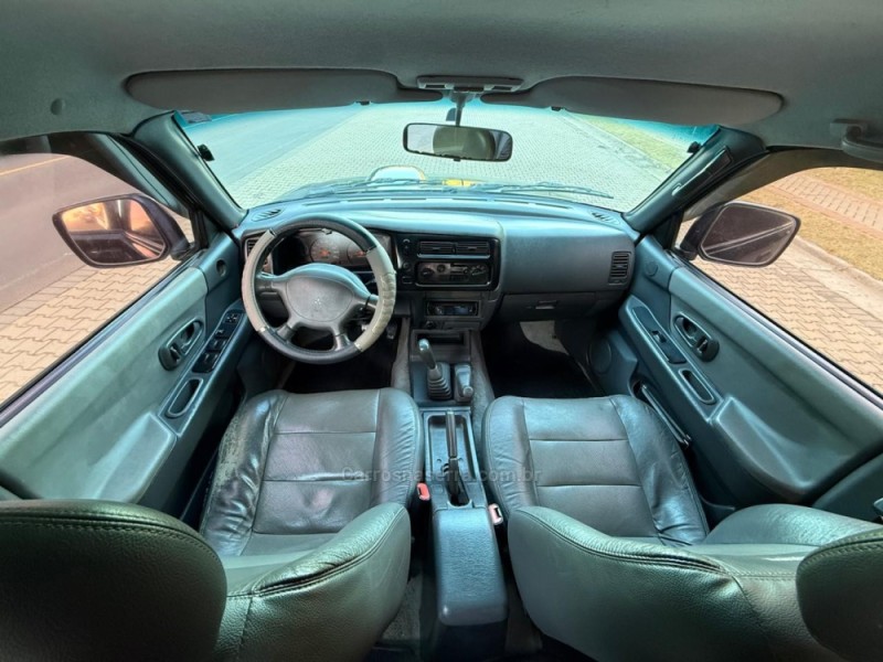 L200 2.5 4X4 CD 8V TURBO DIESEL 4P MANUAL - 2004 - IVOTI