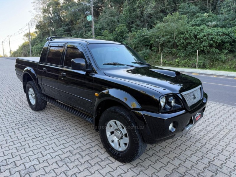 L200 2.5 4X4 CD 8V TURBO DIESEL 4P MANUAL - 2004 - IVOTI