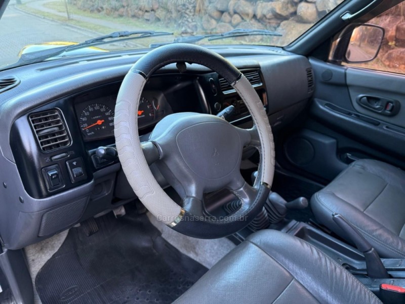 L200 2.5 4X4 CD 8V TURBO DIESEL 4P MANUAL - 2004 - IVOTI