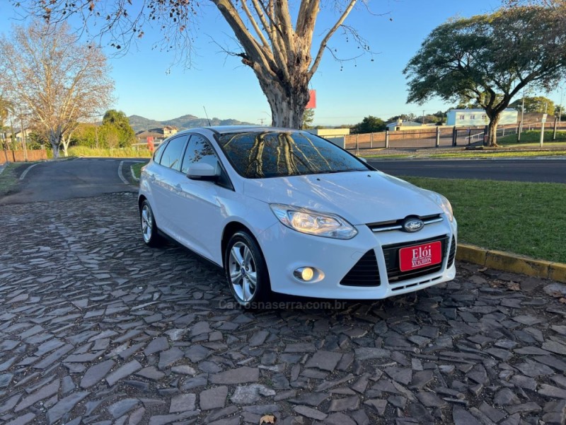 FOCUS 1.6 SE 16V FLEX 4P MANUAL - 2015 - DOIS IRMãOS