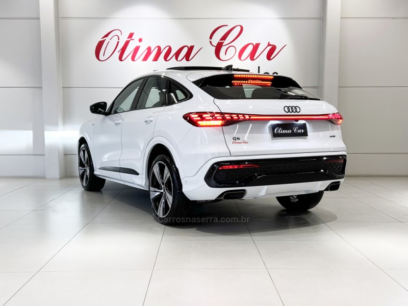 Q5 2.0 SPORTBACK S-LINE BLACK QUATTRO GASOLINA 4P AUTOMÁTICA - 2026 - FLORES DA CUNHA