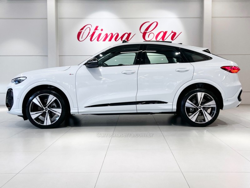 Q5 2.0 SPORTBACK S-LINE BLACK QUATTRO GASOLINA 4P AUTOMÁTICA - 2026 - FLORES DA CUNHA