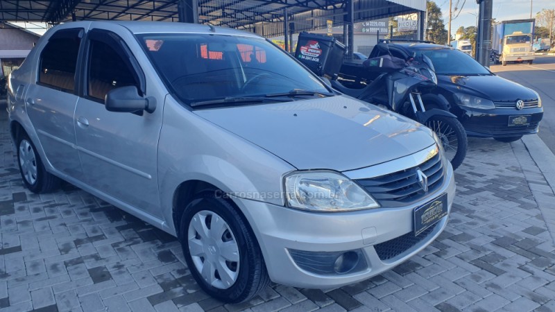 LOGAN 1.6 EXPRESSION 8V HI-FLEX 4P MANUAL - 2011 - CAXIAS DO SUL