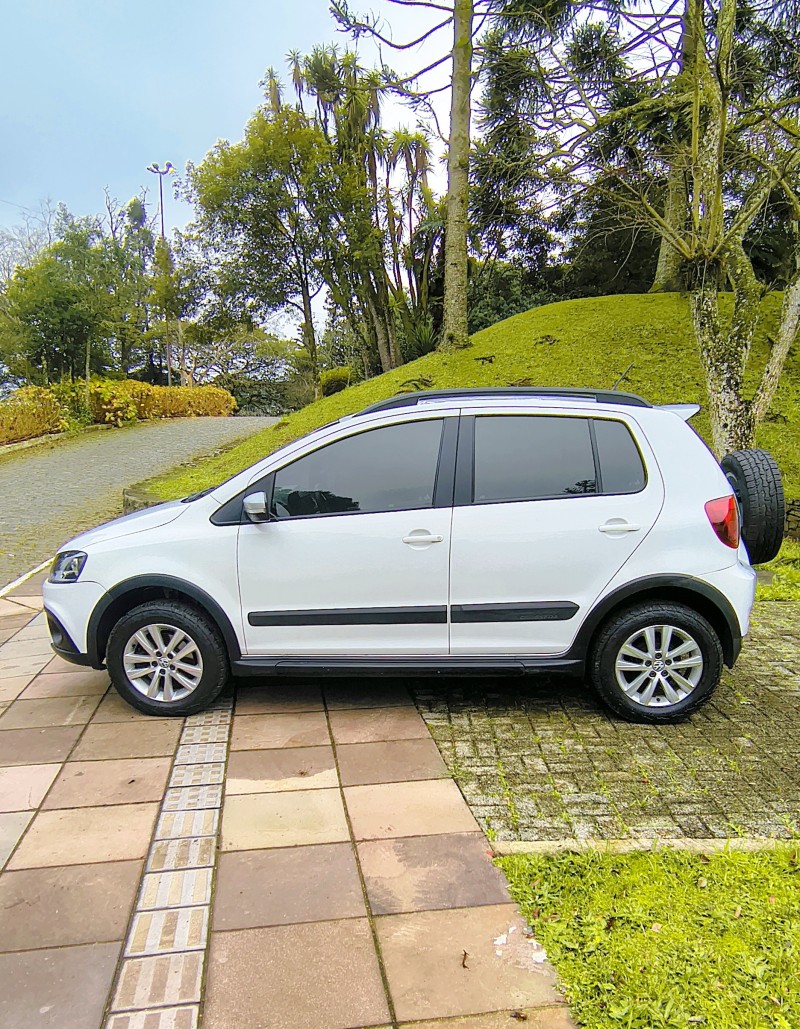 CROSSFOX 1.6 MI FLEX 8V 4P MANUAL - 2014 - FARROUPILHA