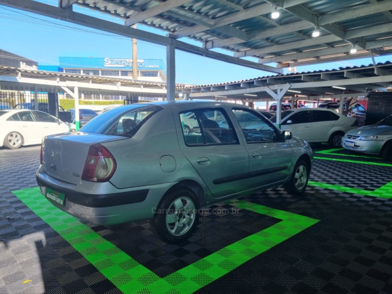 CLIO 1.0 PRIVILÉGE SEDAN 16V GASOLINA 4P MANUAL - 2005 - CAXIAS DO SUL