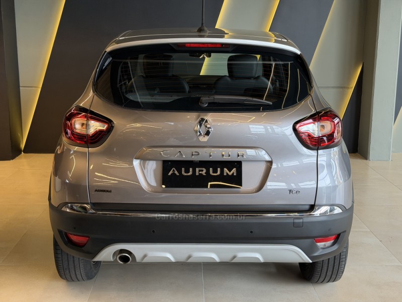 CAPTUR 1.3 INTENSE TURBO 16V FLEX 5P AUTOMÁTICO - 2022 - CAXIAS DO SUL