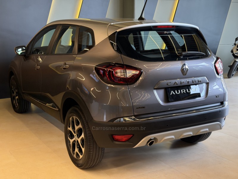 CAPTUR 1.3 INTENSE TURBO 16V FLEX 5P AUTOMÁTICO - 2022 - CAXIAS DO SUL