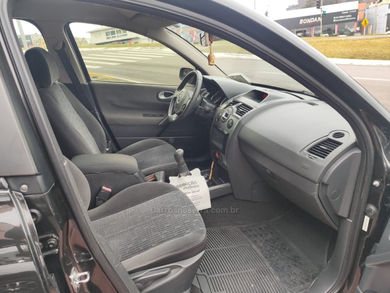 MÉGANE 1.6 DYNAMIQUE GRAND TOUR 16V FLEX 4P MANUAL - 2012 - FARROUPILHA