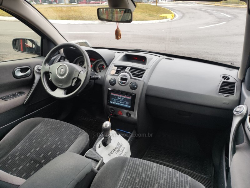 MÉGANE 1.6 DYNAMIQUE GRAND TOUR 16V FLEX 4P MANUAL - 2012 - FARROUPILHA