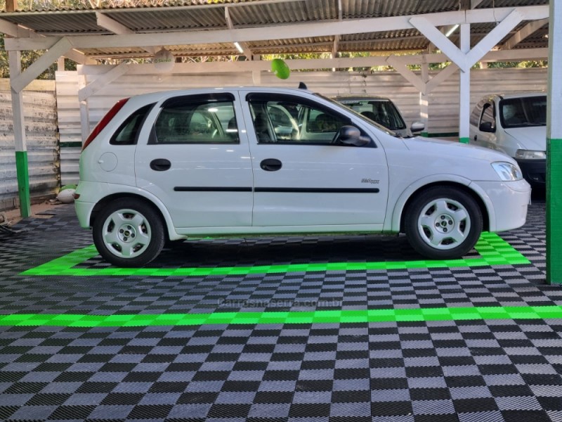 CORSA 1.0 MPFI MAXX 8V GASOLINA 4P MANUAL - 2005 - CAXIAS DO SUL