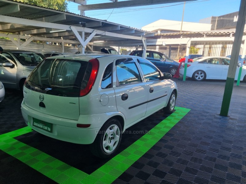 CORSA 1.0 MPFI MAXX 8V GASOLINA 4P MANUAL - 2005 - CAXIAS DO SUL