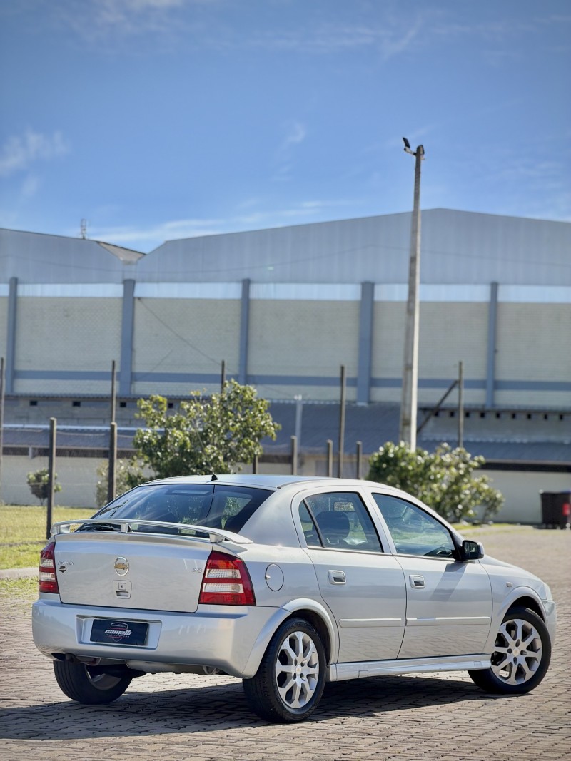 ASTRA 2.0 MPFI ADVANTAGE SEDAN 8V FLEX 4P MANUAL - 2011 - ANTôNIO PRADO
