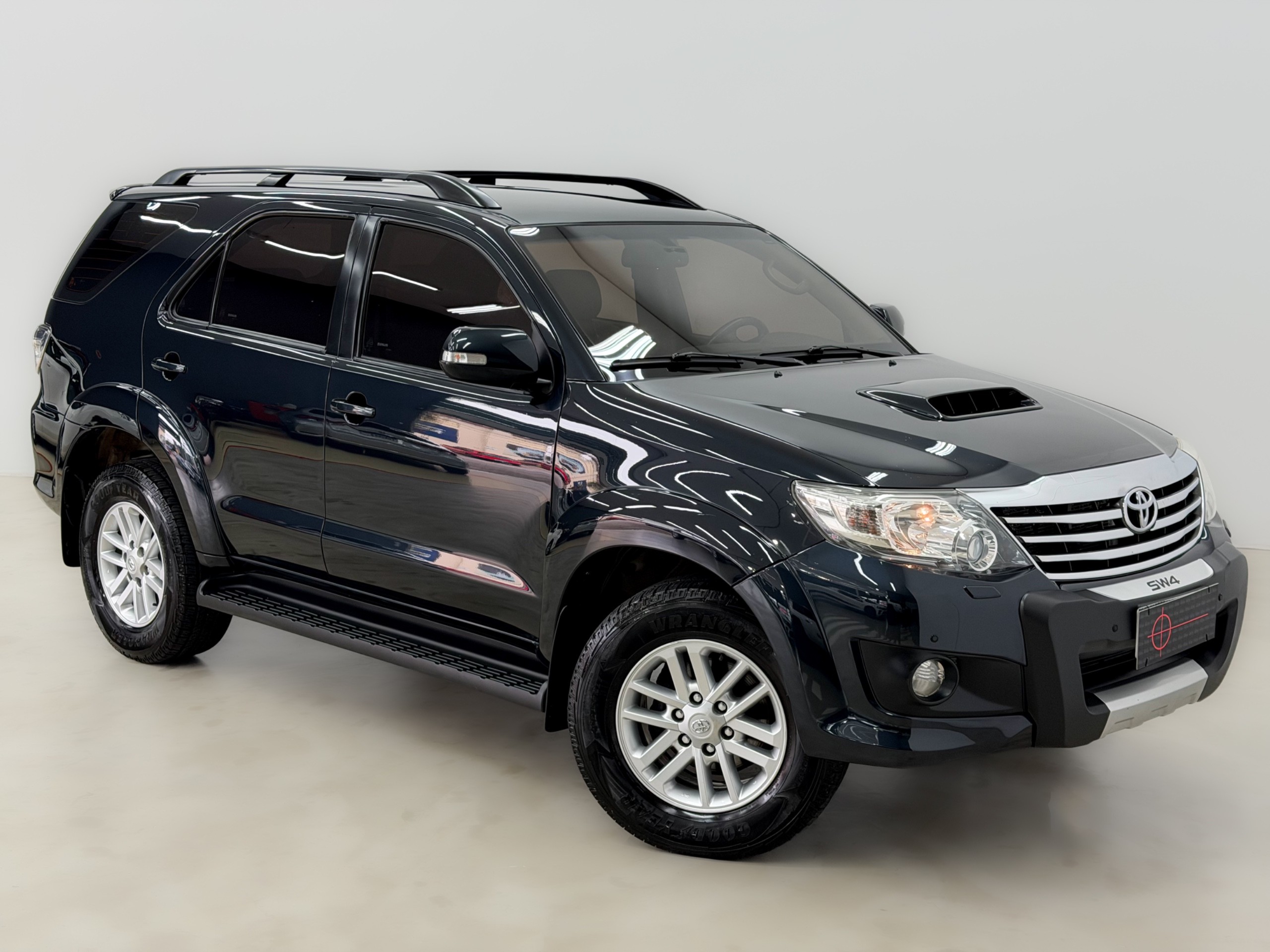 TOYOTA HILUX SW4 — foto 1