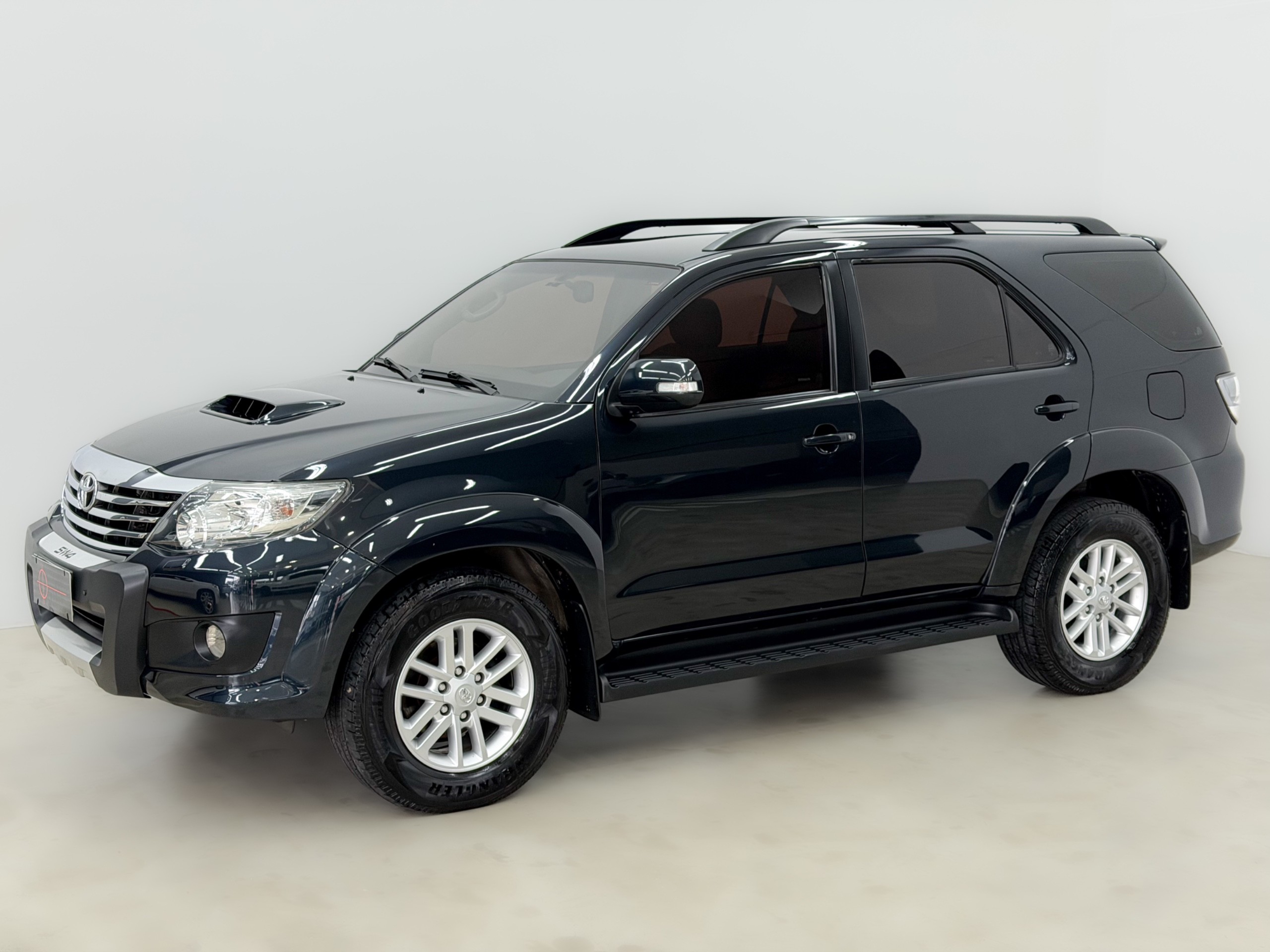 TOYOTA HILUX SW4 — foto 2