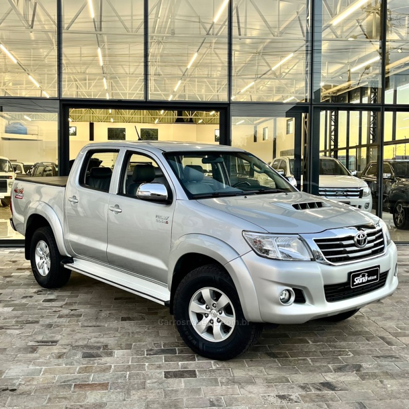 HILUX 3.0 SRV 4X4 CD 16V TURBO INTERCOOLER DIESEL 4P AUTOMÁTICO - 2014 - VACARIA